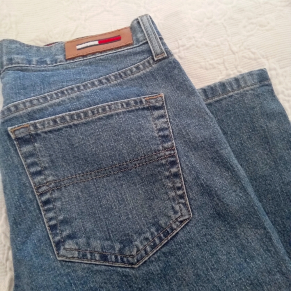 Vintage TOMMY HILFIGER Midrise Medium Wash Straight Leg Jeans Waist 29"